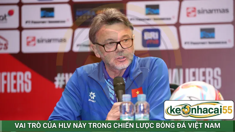 Vai trò của HLV này trong chiến lược bóng đá Việt Nam